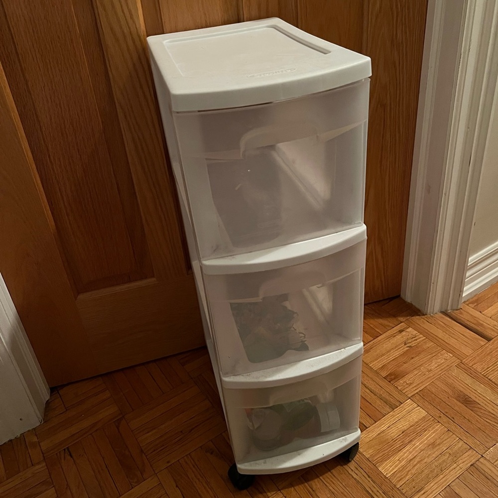 Storage bins - Picture 2 of 2